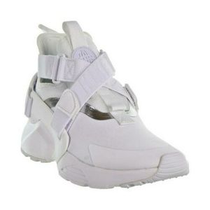 Nike Huarache City size 4.5 boys White